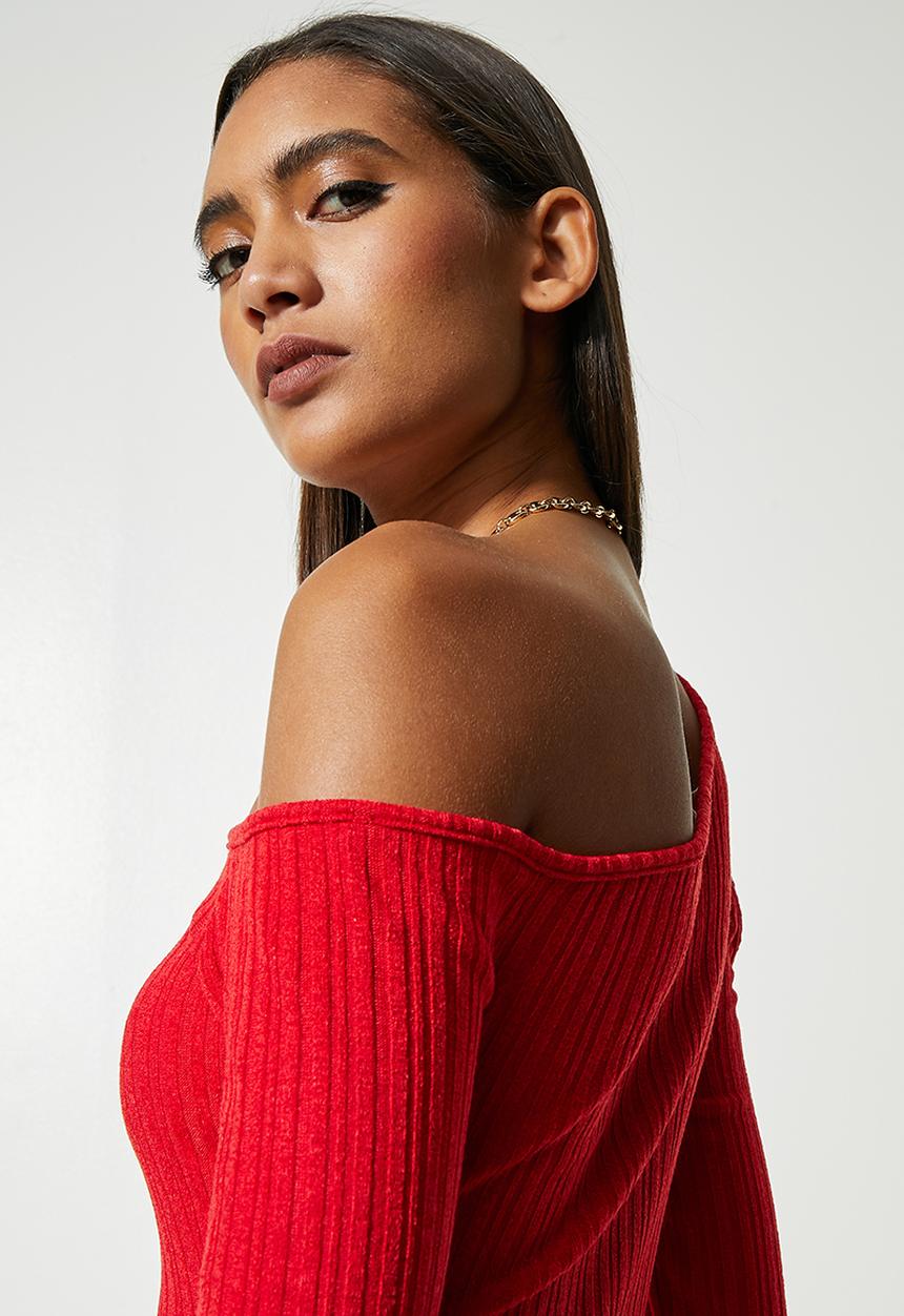VELVET - Cut out shoulder knit midi - red