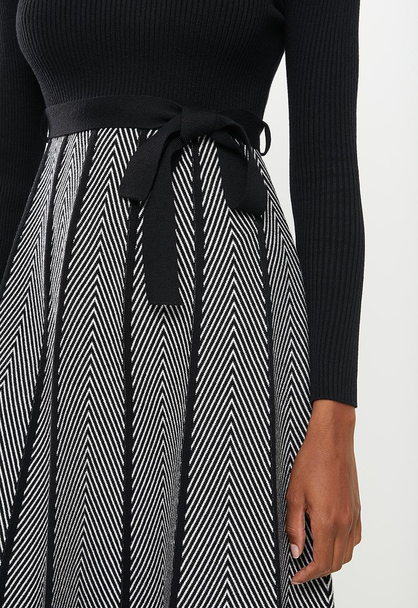 Stella Morgan - Chevron print fit & flare knit dress - black & grey 