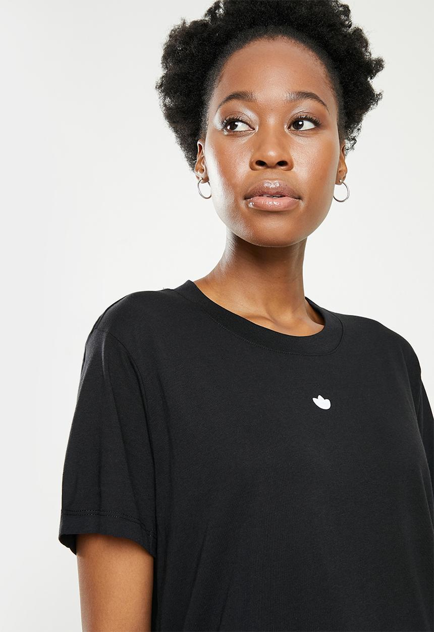 adidas Originals - Essential boyfriend tee w - black