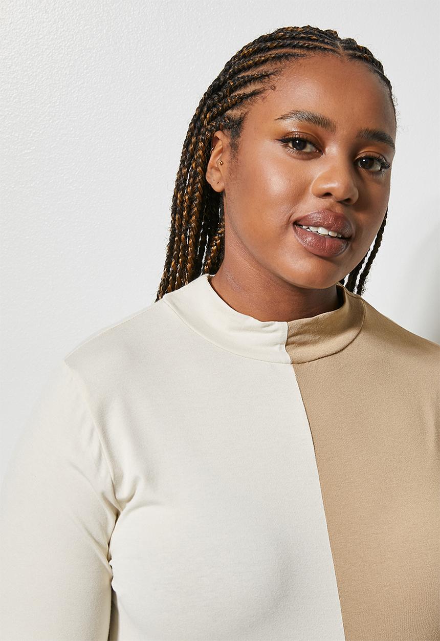 Superbalist - Half and half colourblock tee - brazilian sand & camel