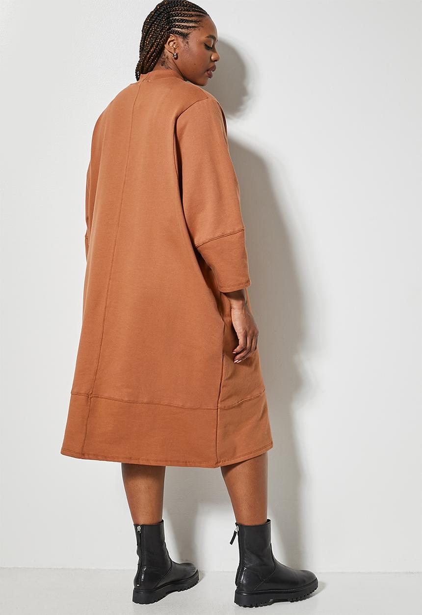 Superbalist - Turtle neck cocoon sweat dress - tobacco