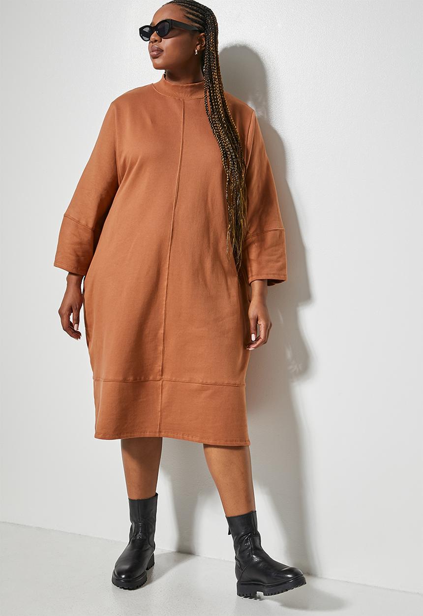 Superbalist - Turtle neck cocoon sweat dress - tobacco