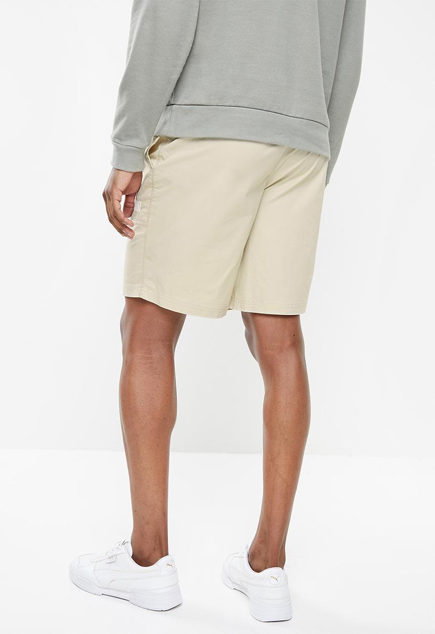 PUMA - Modern basics chino shorts 8" - putty