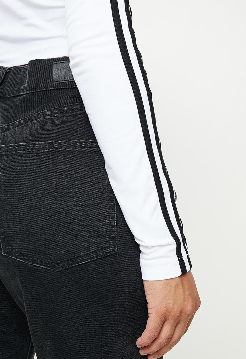 adidas Originals - Cropped long sleeve tee w - white