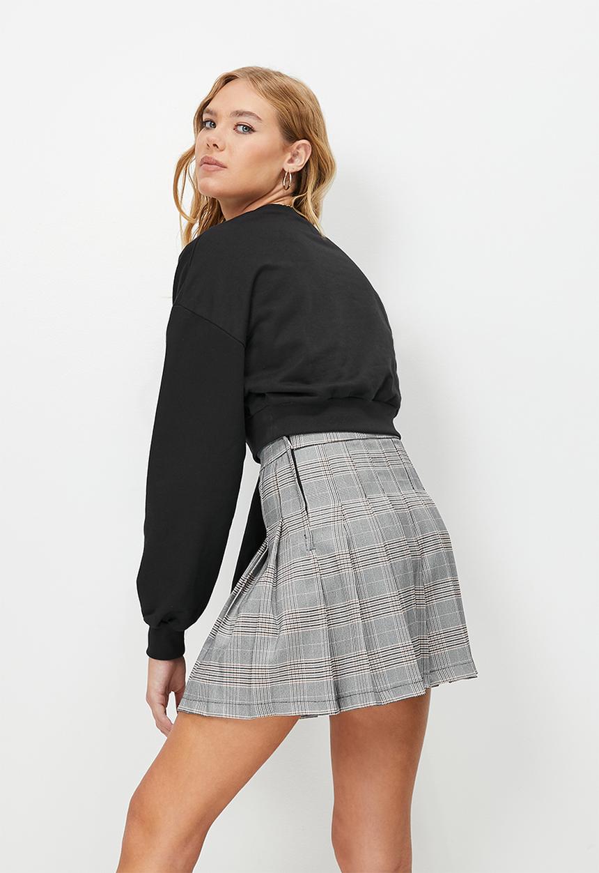 Blake - Cropped crew sweat - black