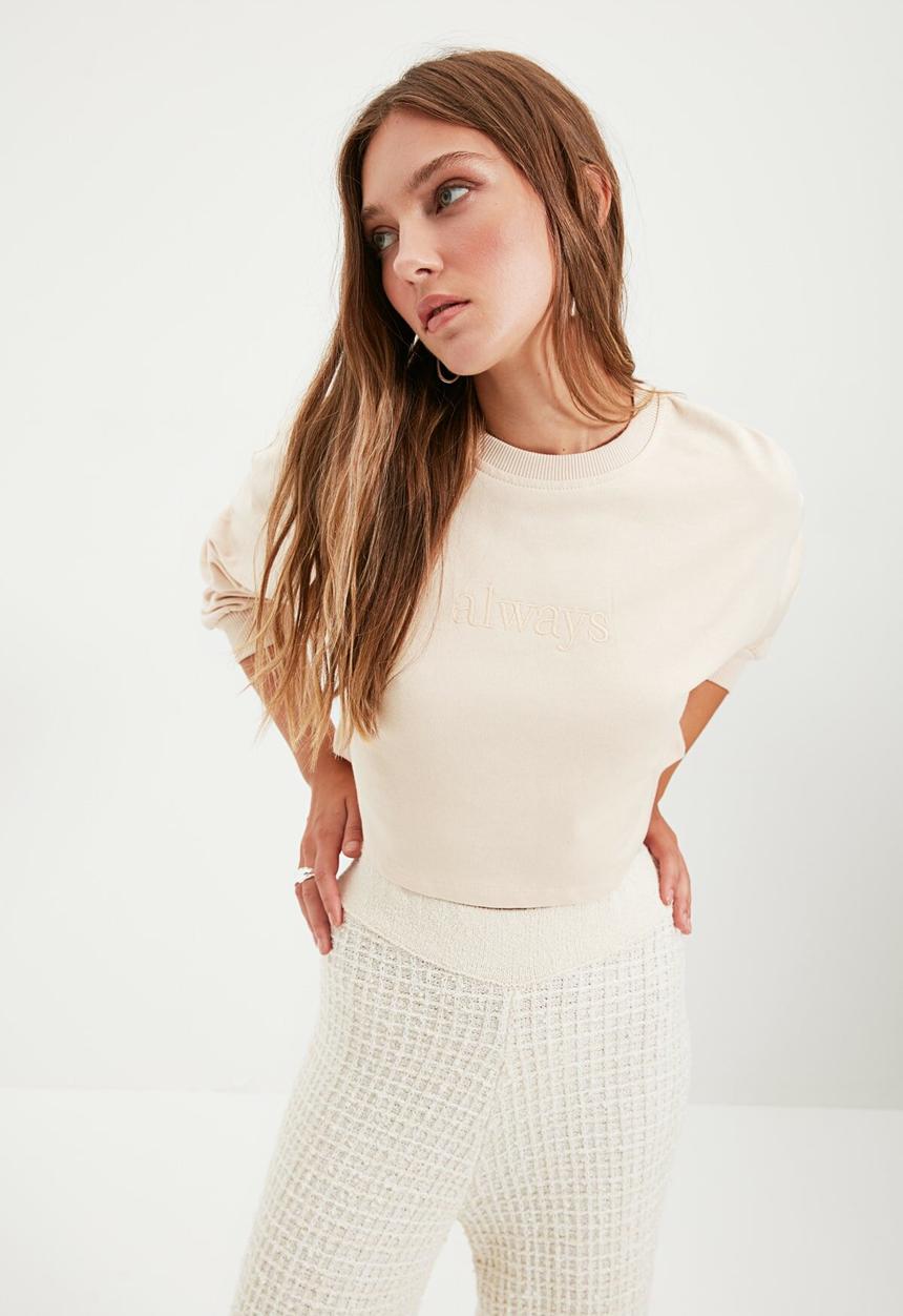 Trendyol - Embroidered raised crop knit sweatshirt - beige