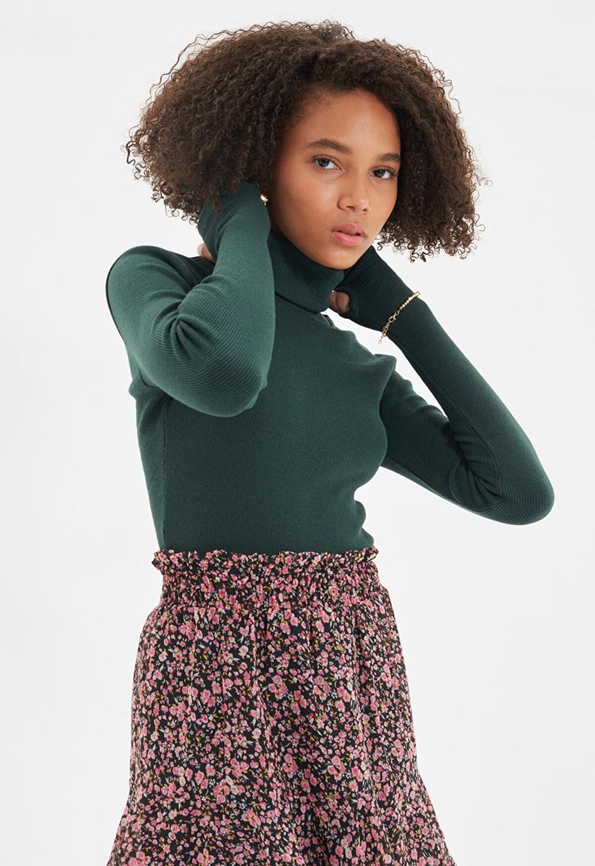 Trendyol - Turtleneck finger detail knit top - emerald 