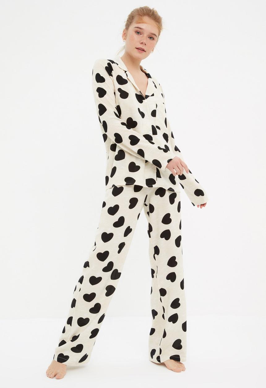 Trendyol - Heart woven pajamas set - ecru