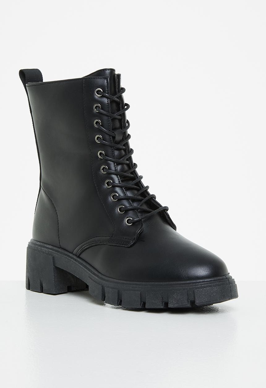 Jada - Chunky lug sole hiking boot - black