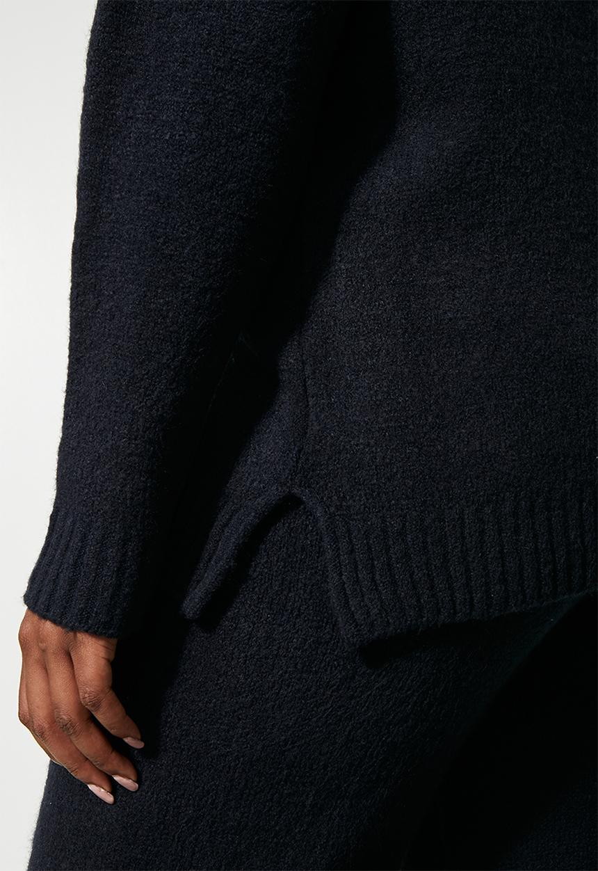 Superbalist - Soft touch funnel jumper - navy