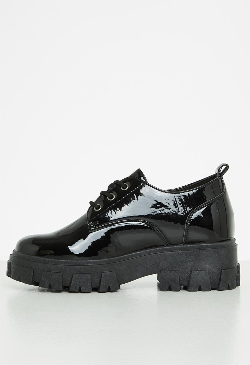 Jada - Lug sole derby - black