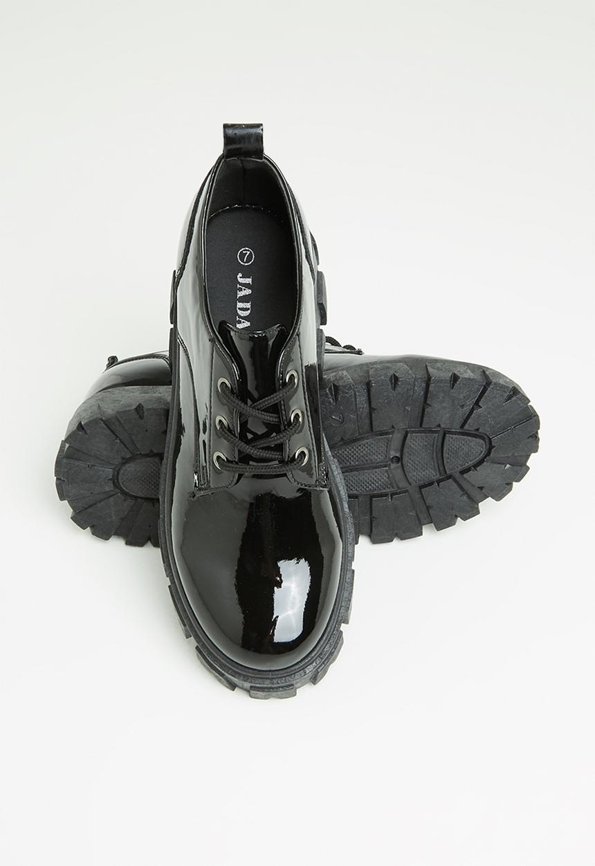 Jada - Lug sole derby - black