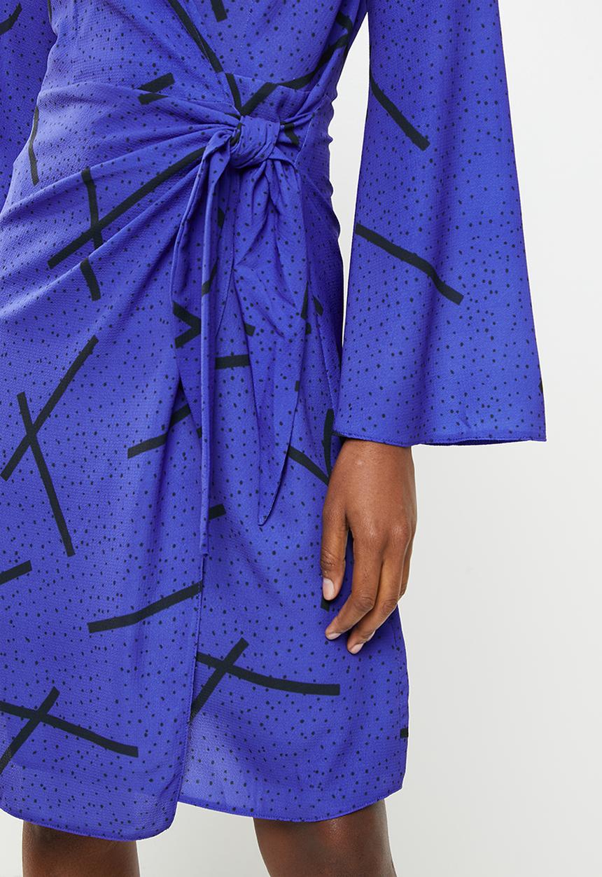 Me&B - Flared sleeve dash print wrap dress - blue
