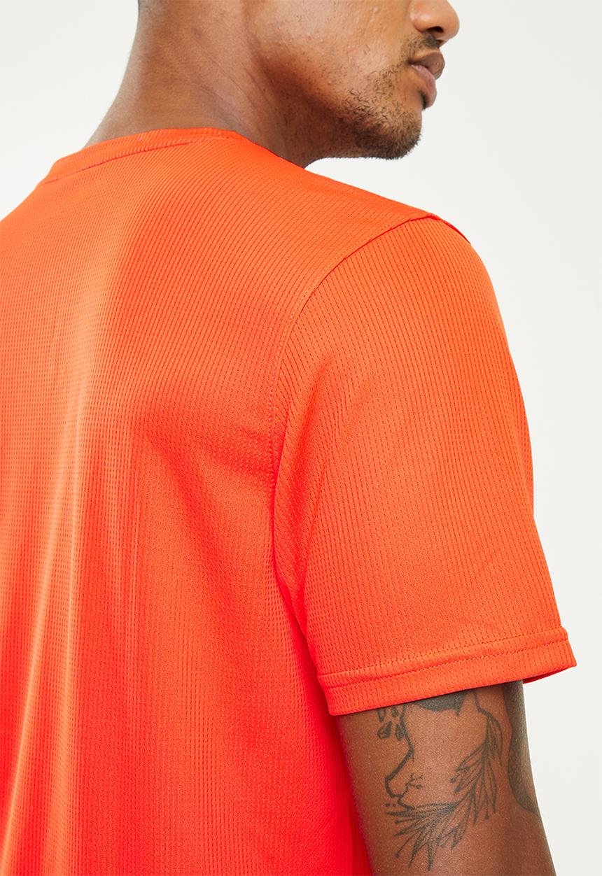 PUMA - Performance cat tee - cherry tomato