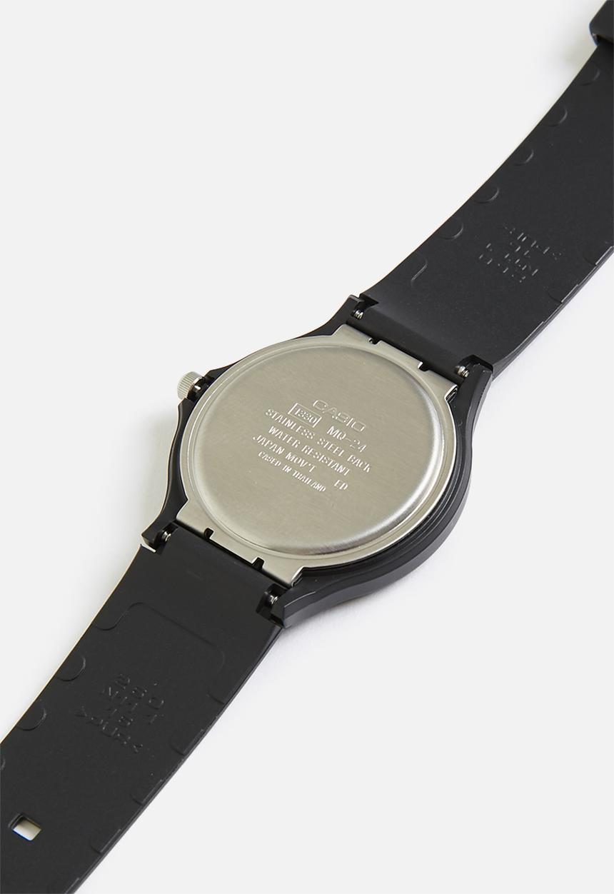 Casio - Analog round black dial - black