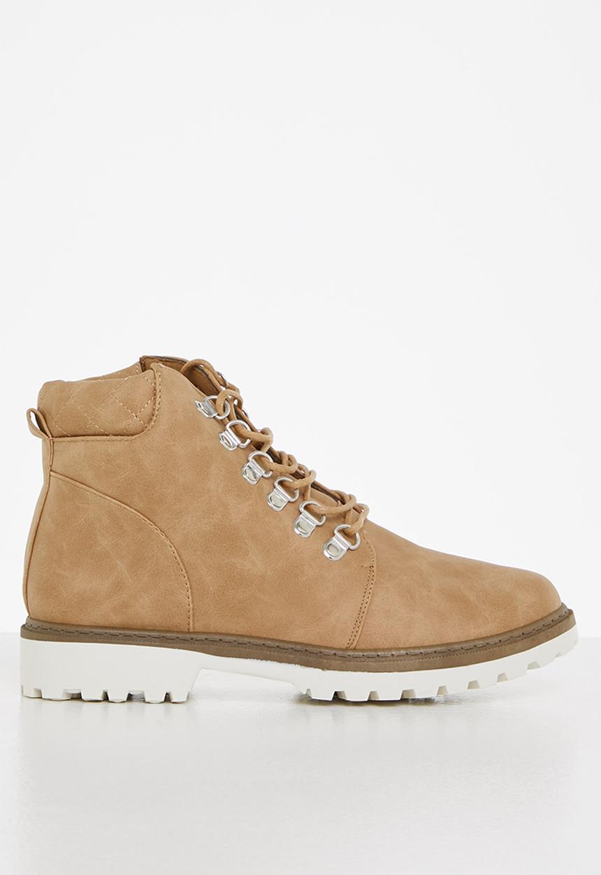 Seduction - Lace up hiking bootie - camel