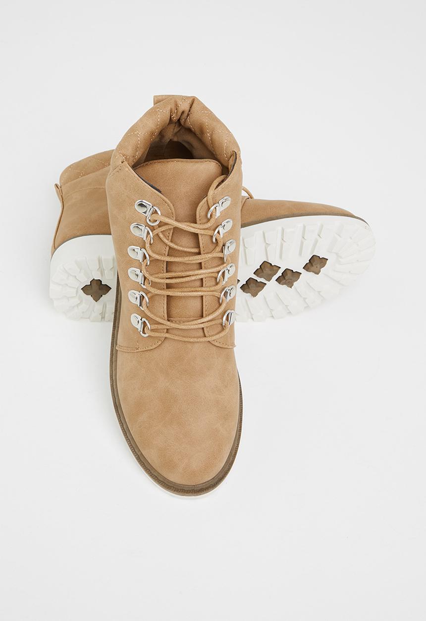 Seduction - Lace up hiking bootie - camel