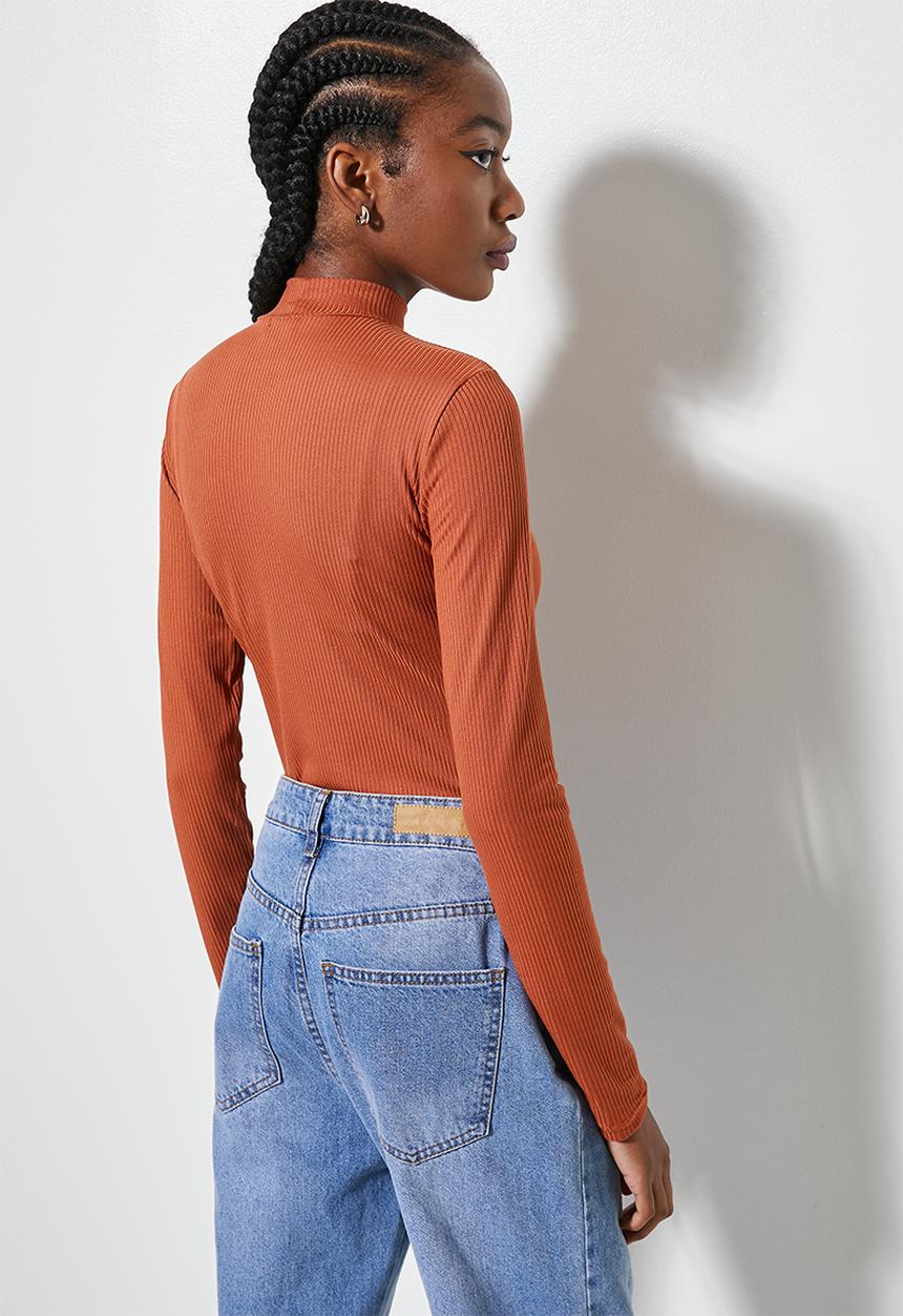 Superbalist - Rib trim funnel neck tee - burnt orange