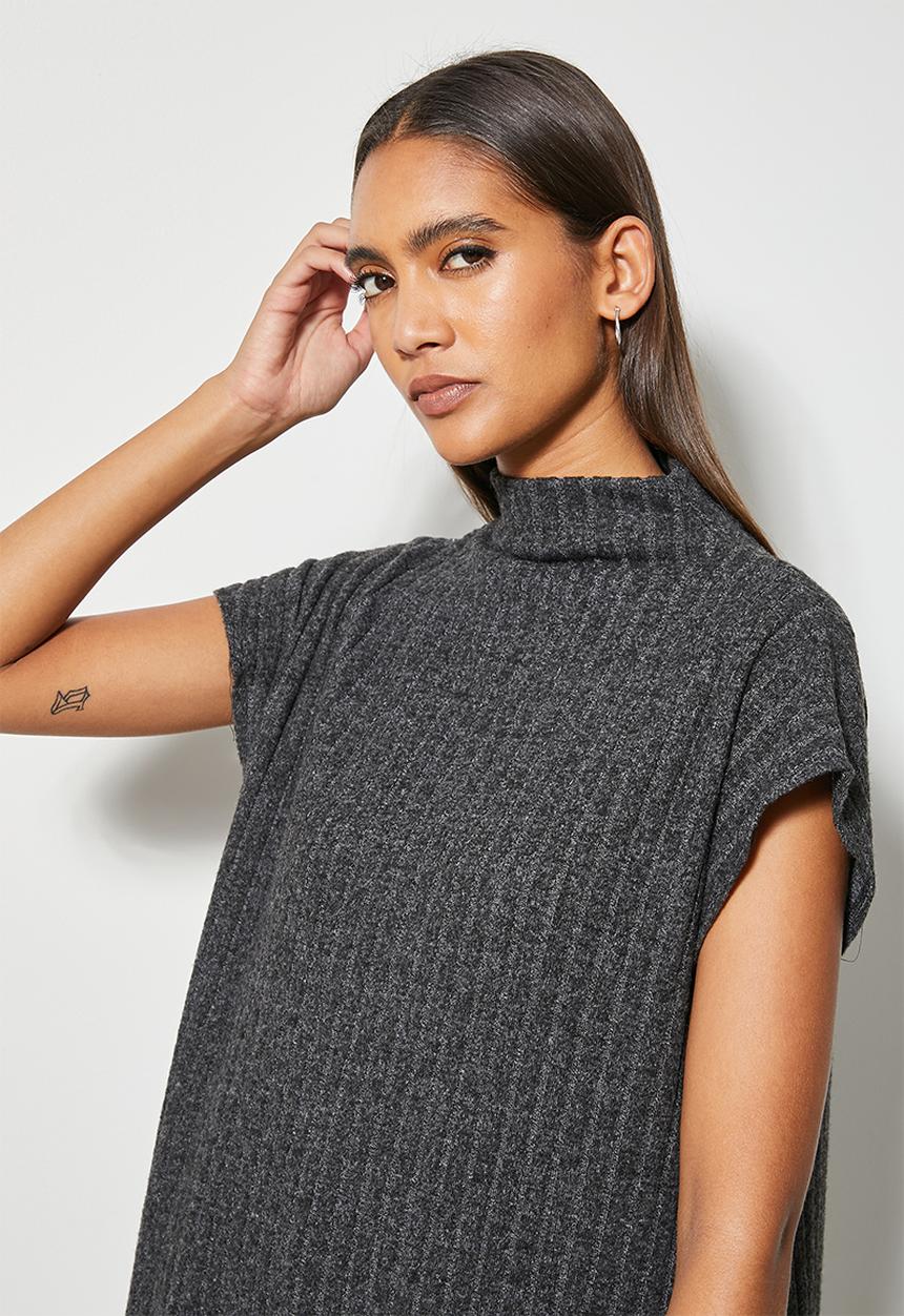 Superbalist - Cut & sew deep slit tunic - charcoal 