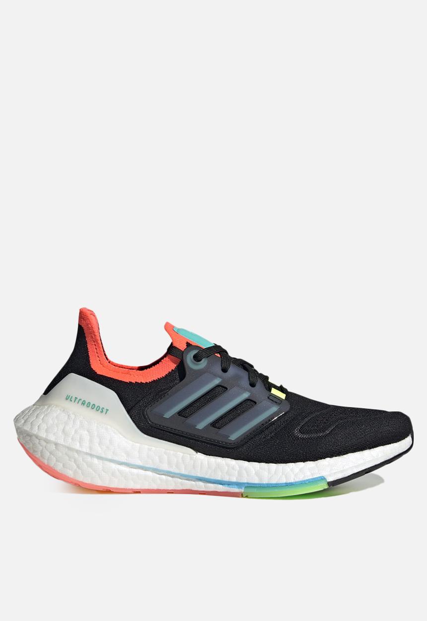 adidas Performance - Ultraboost 22 w - core black/sky rush/turbo
