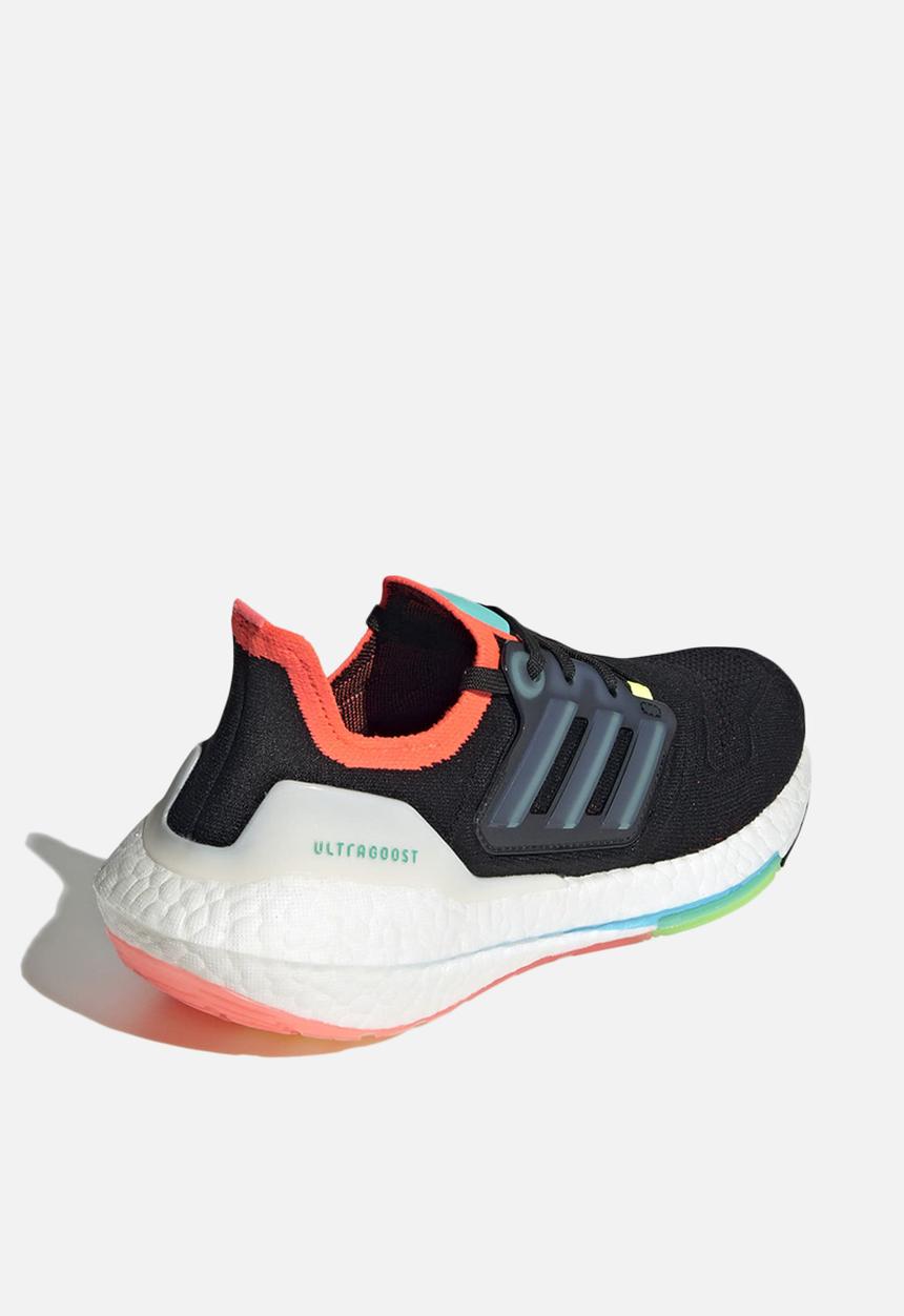 adidas Performance - Ultraboost 22 w - core black/sky rush/turbo