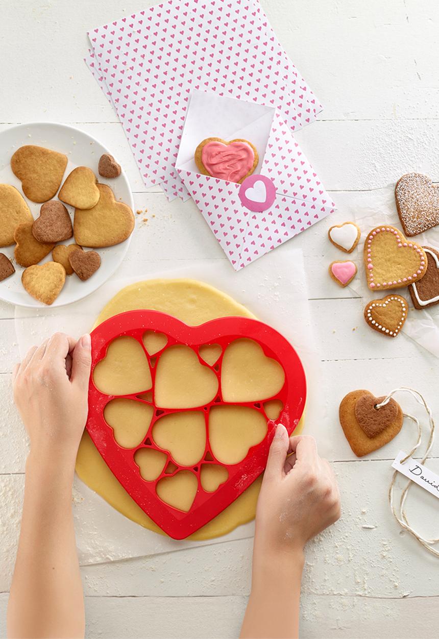 Lékué - Hearts cookie cutter - red