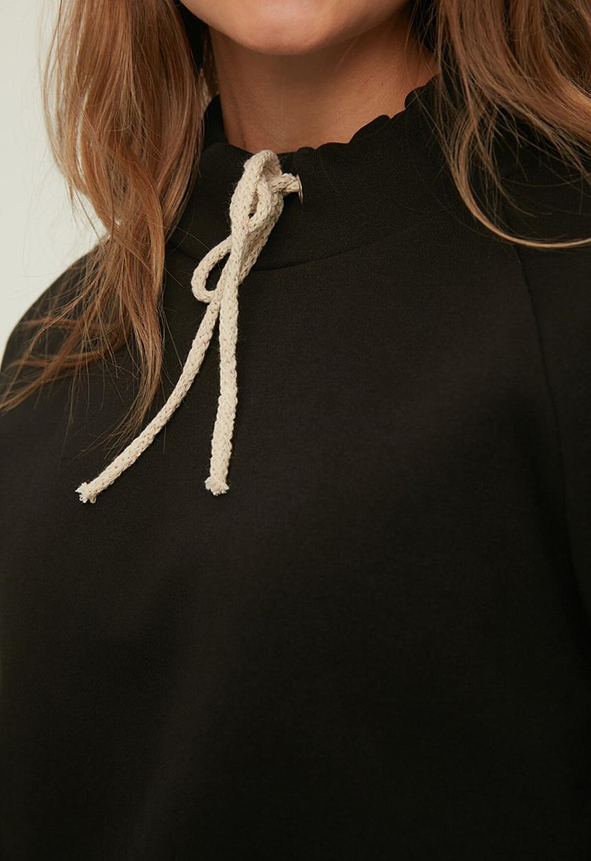 Trendyol - Ragged raglan sleeve basic knitted sweatshirt  - black