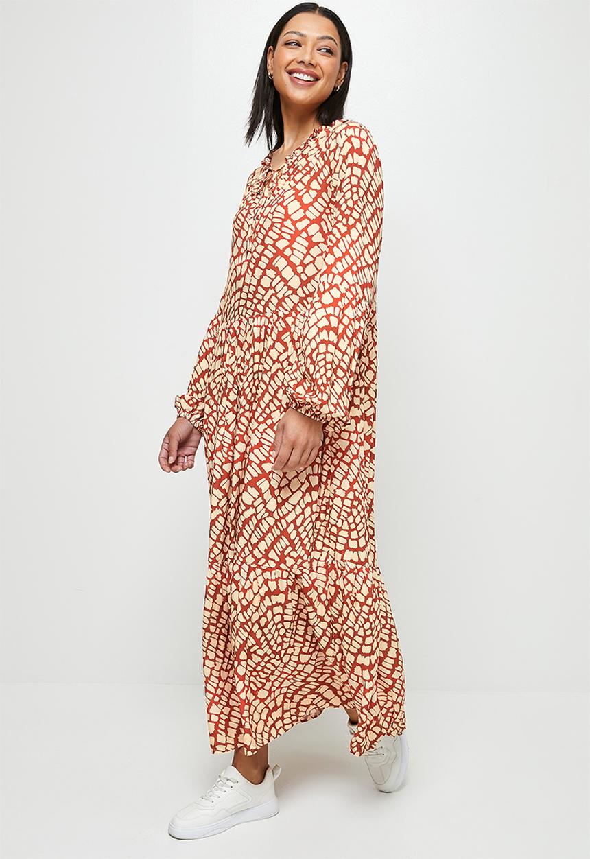 MILLA - Piecrust neck printed maxi dress - rust abstract stain print