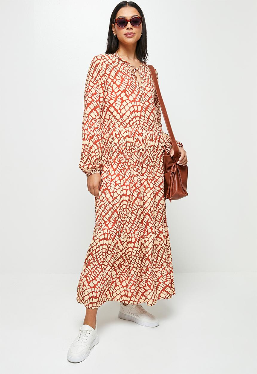 MILLA - Piecrust neck printed maxi dress - rust abstract stain print