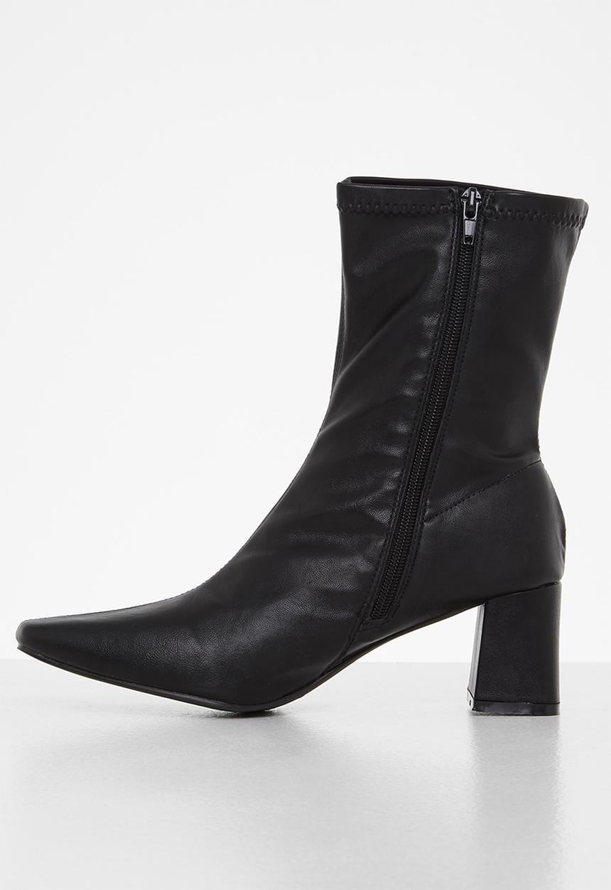 Madison® - Shelly ankle block heel boot - black