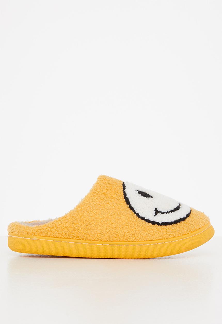 dailyfriday - Smiley slippers - yellow & white
