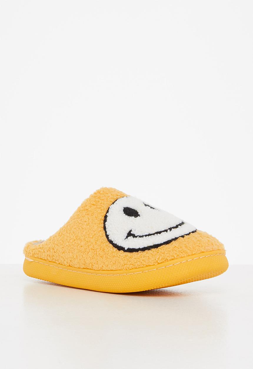 dailyfriday - Smiley slippers - yellow & white
