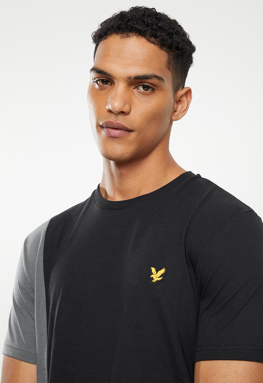 Lyle & Scott - Colour block Pocket Tee - True black