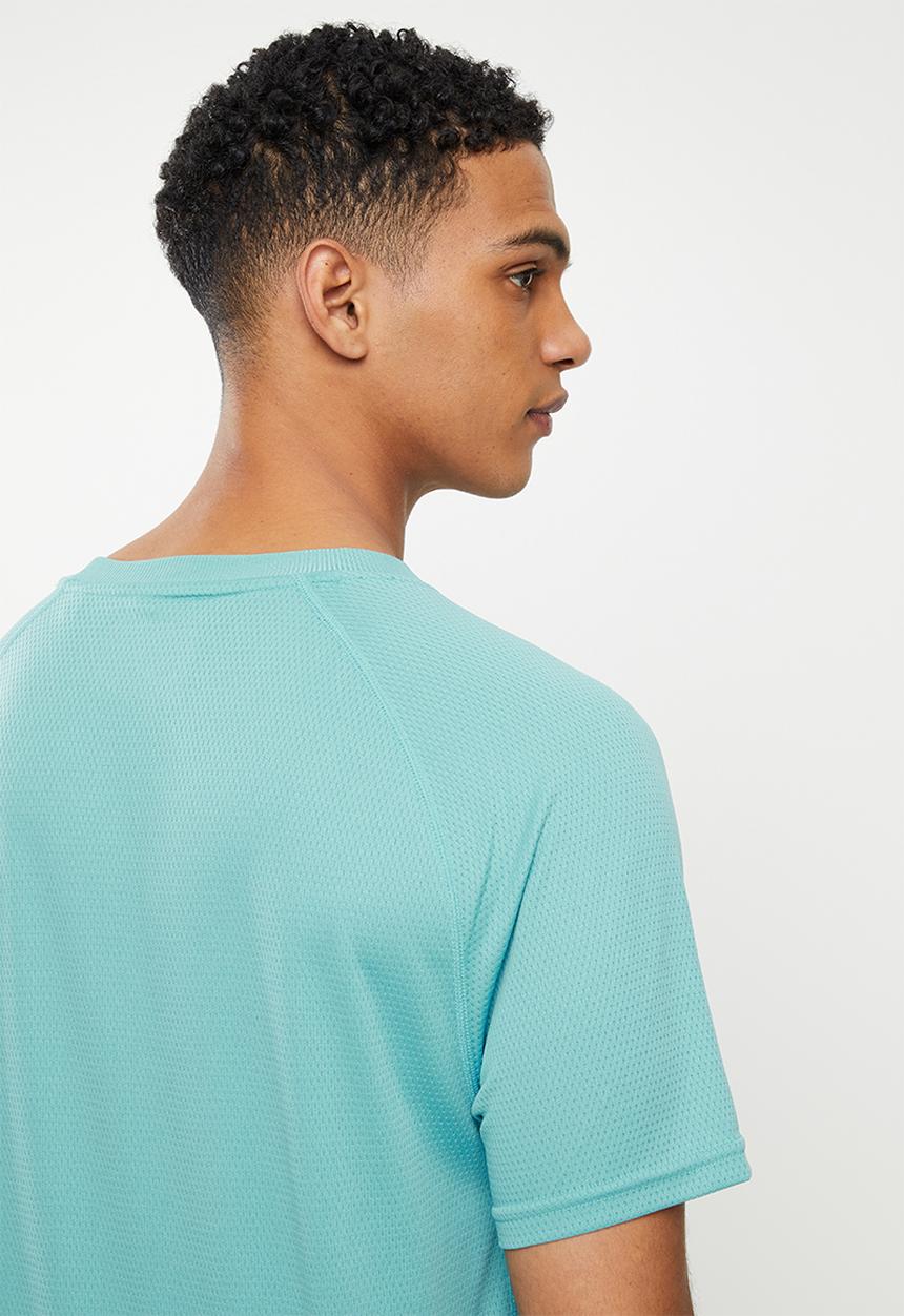 Lyle & Scott - Core Raglan Tee - Retro blue