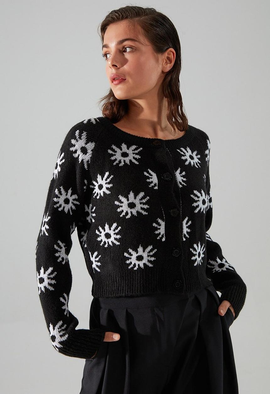 Trendyol - Flower detailed knit cardigan - black