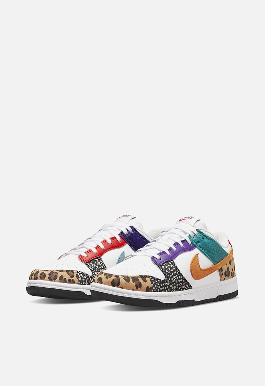 Nike - Dunk Low SE - white/light curry-washed teal
