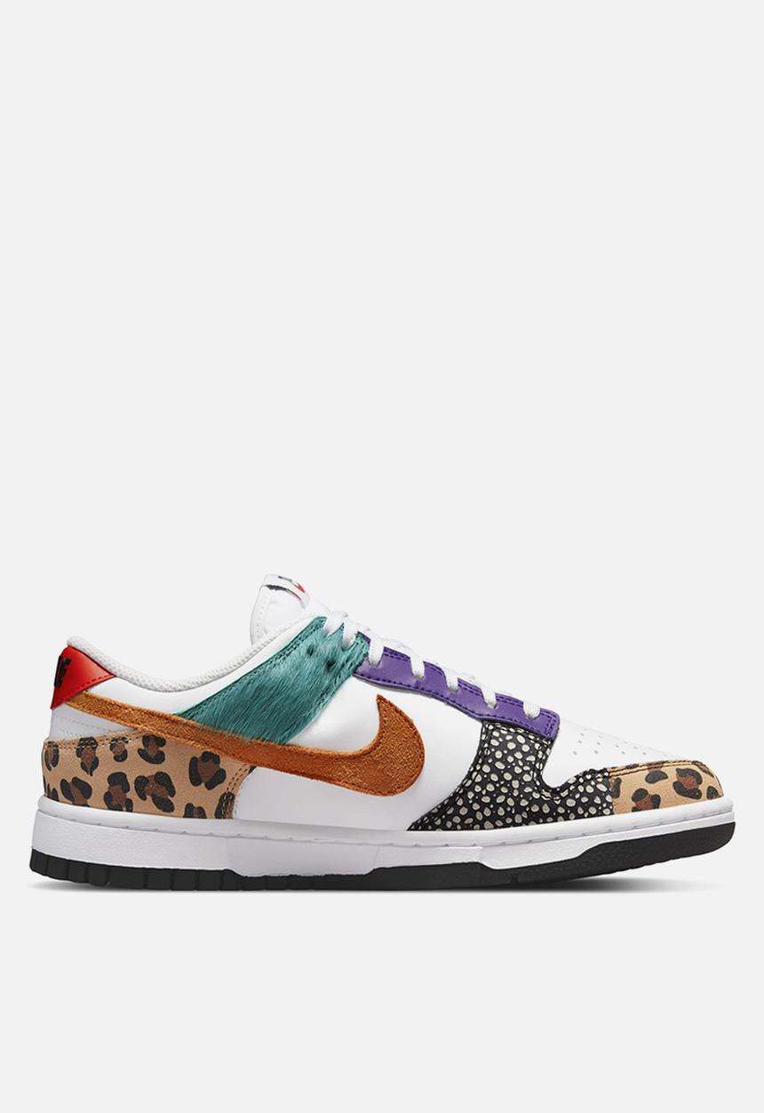 Nike - Dunk Low SE - white/light curry-washed teal