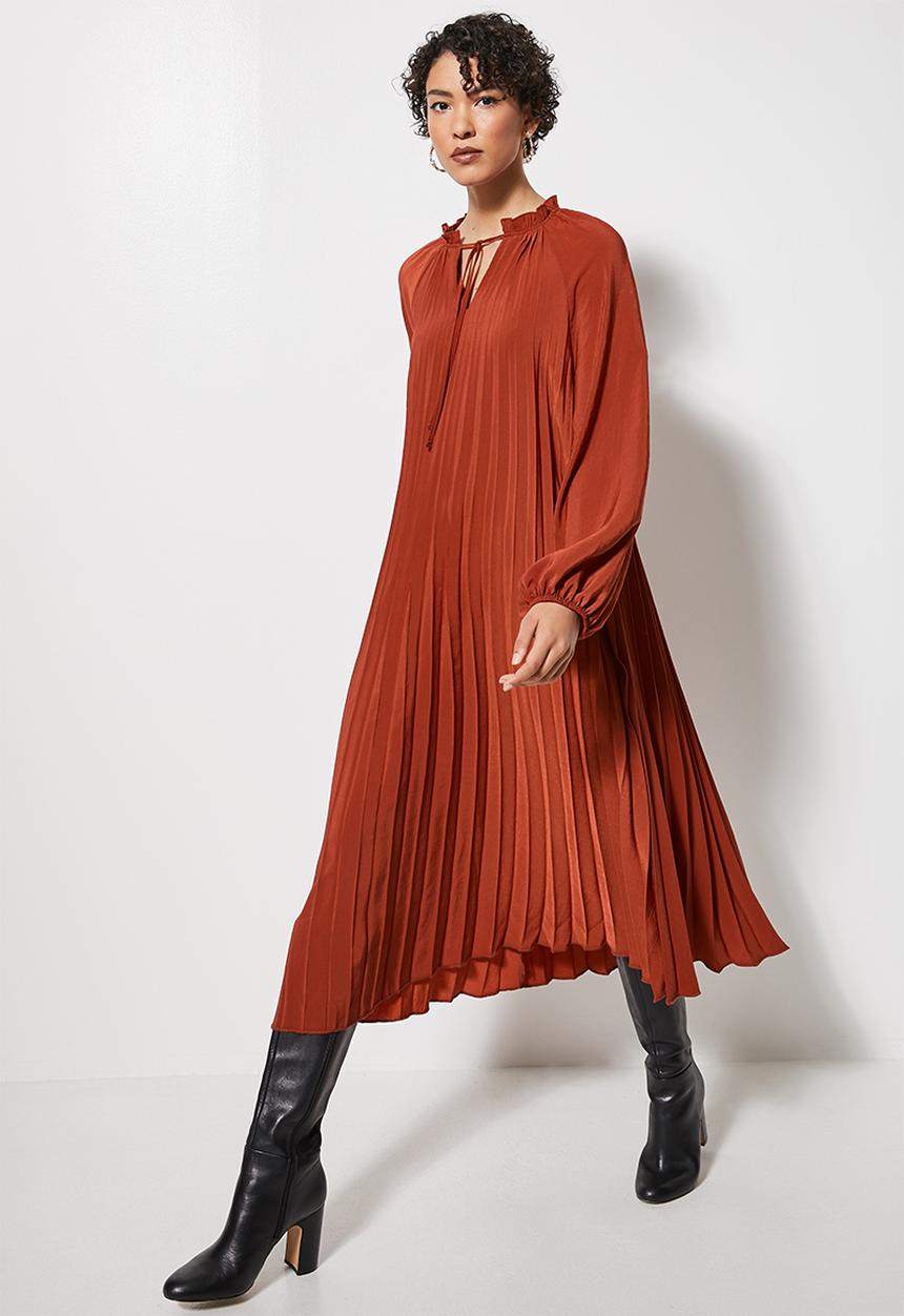 VELVET - Pleated aline trapeze balloon sleeve midi - red ochre