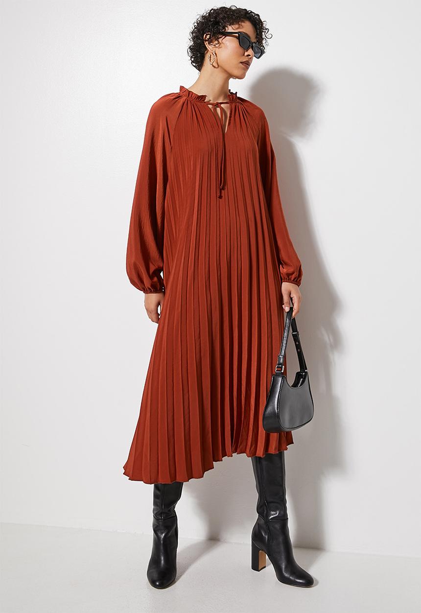 VELVET - Pleated aline trapeze balloon sleeve midi - red ochre
