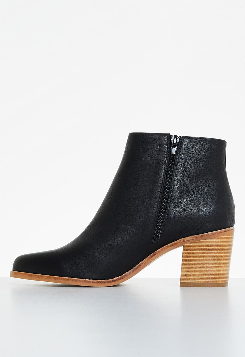 Julz - Ruby leather ankle boot - black