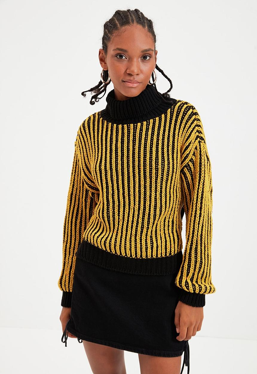 Trendyol - Turtleneck knitwear sweater  - yellow