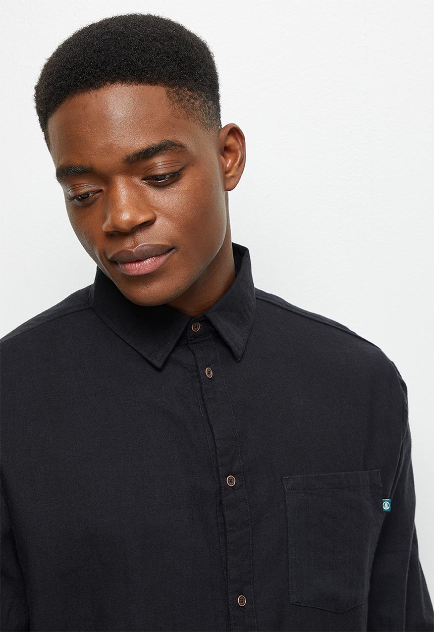 Lark & Crosse - Regular fit brushed flannel shirt black