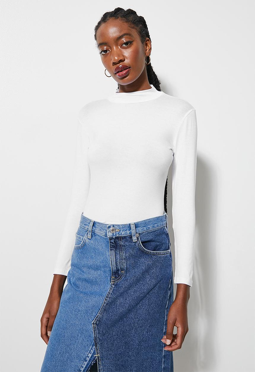 Superbalist - Viscose funnel neck top - white