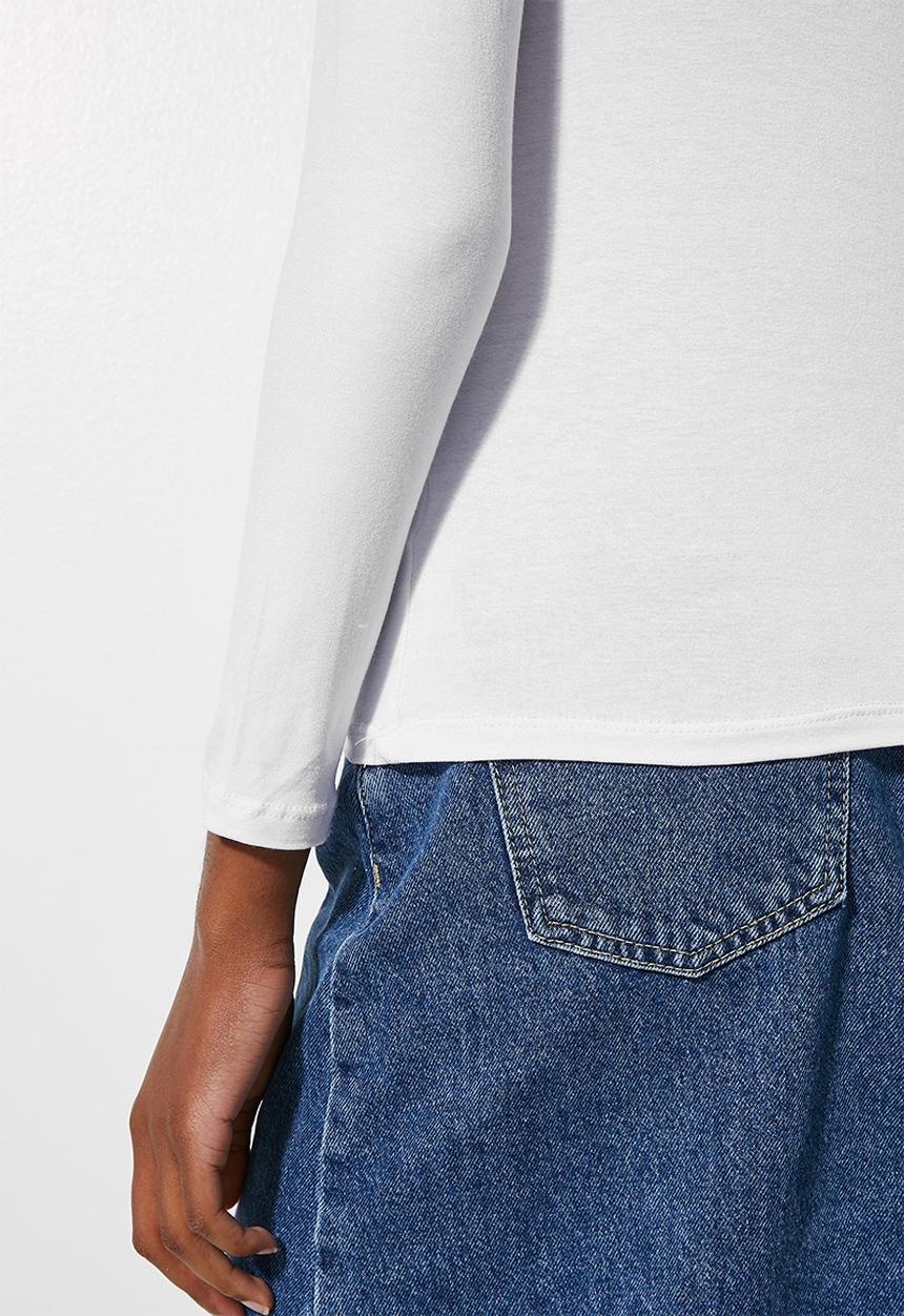 Superbalist - Viscose funnel neck top - white