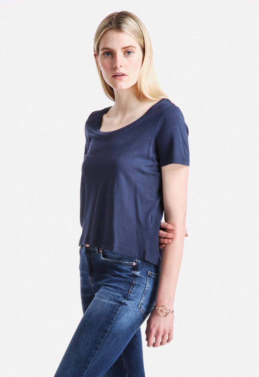 Noisy May - Ann Cropped Tee