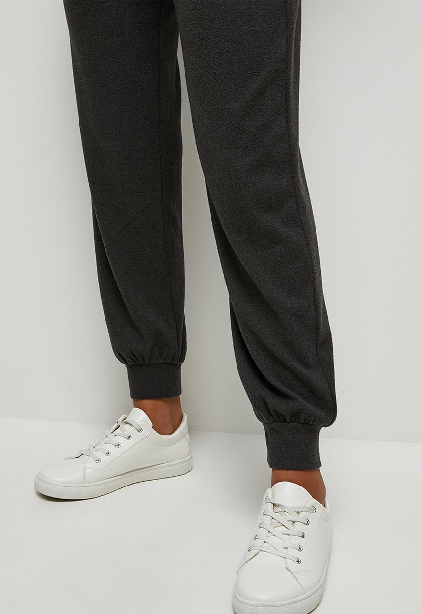 edit - Warm handle cuffed jogger - charcoal