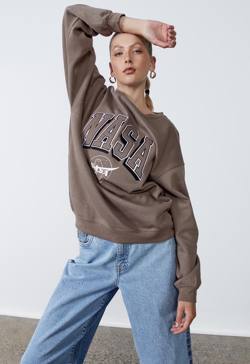 Factorie - Lcn nasa oversized graphic crew - lcn nas burnt iron/nasa