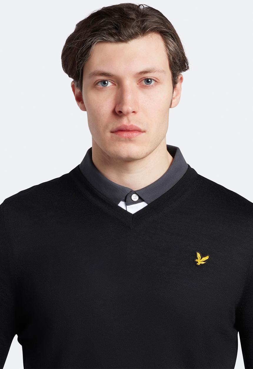 Lyle & Scott - Golf v neck pullover - true black