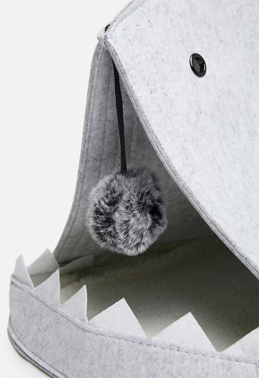 H&S - Cat lounge fish - light grey