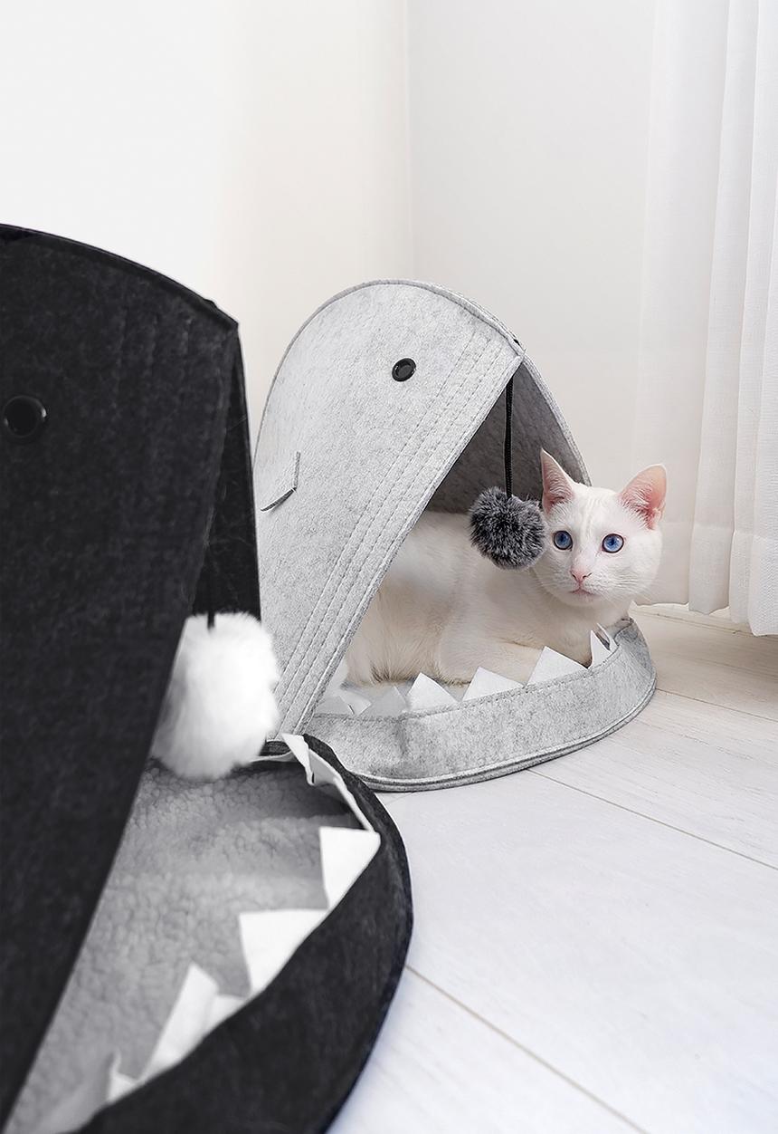H&S - Cat lounge fish shape - dark grey